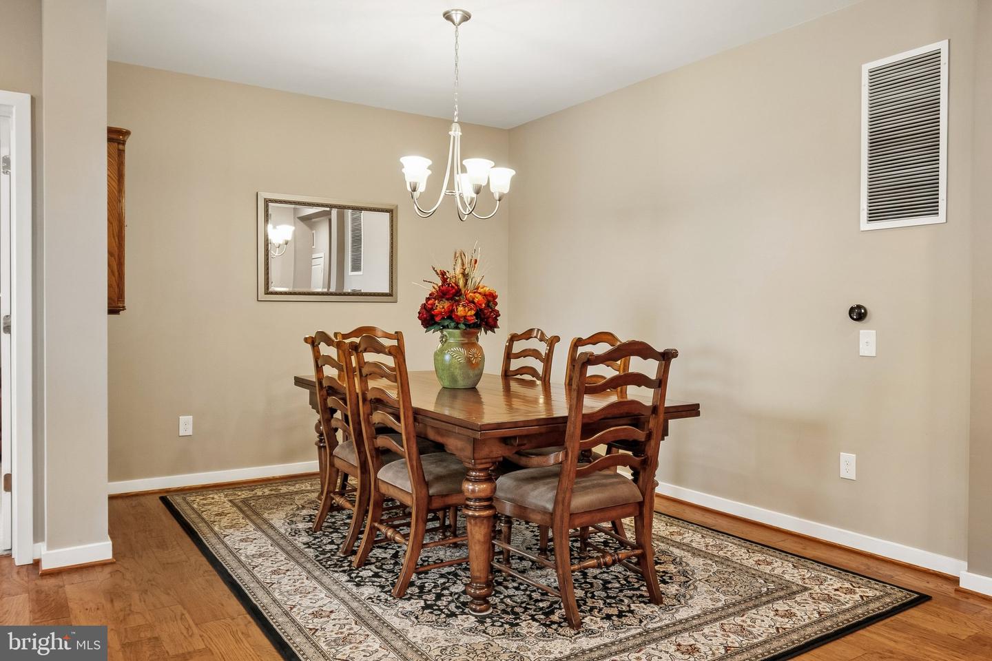 3989 Norton Pl #402 Property Photo 8