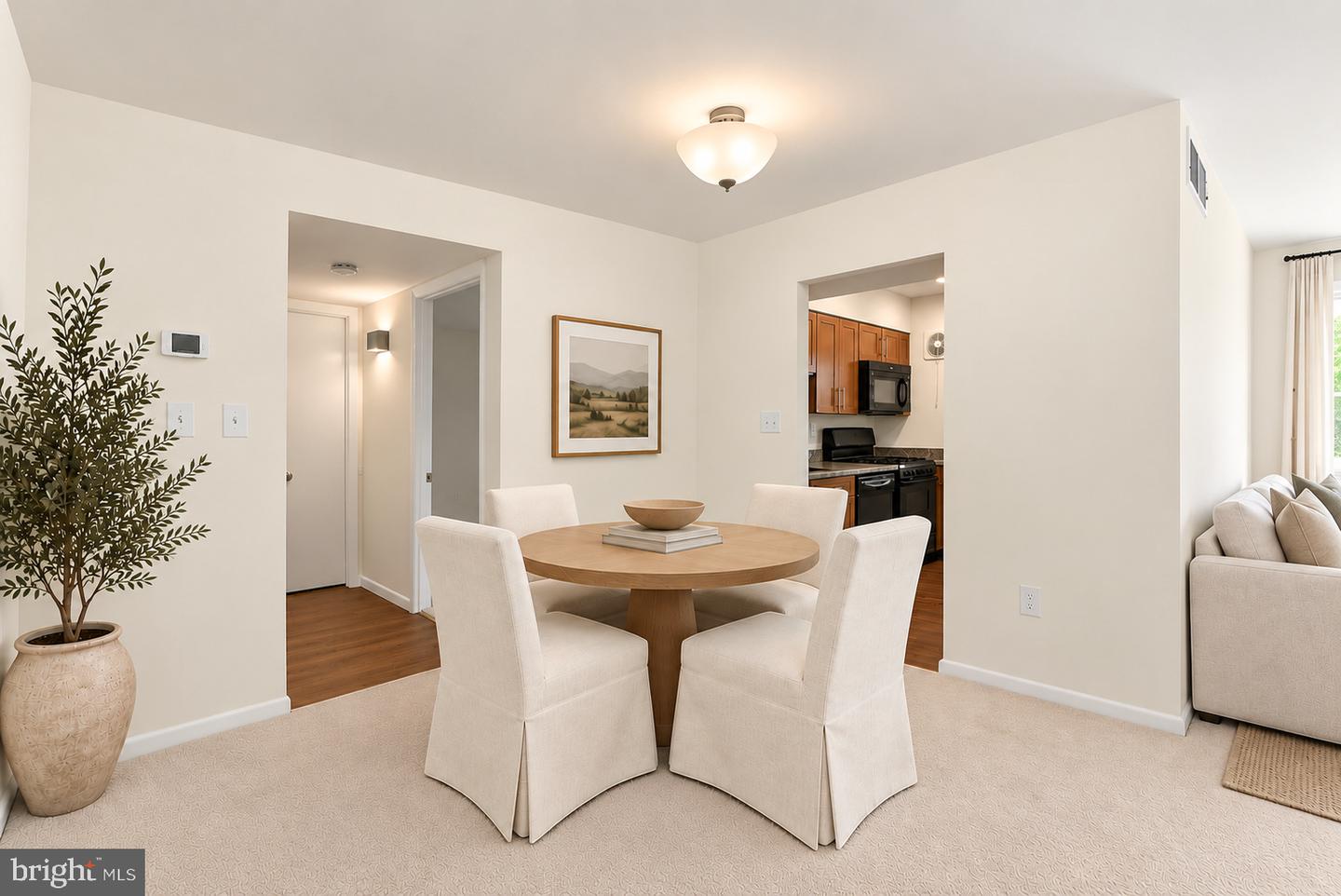 9479 Fairfax Blvd #302 Property Photo 3