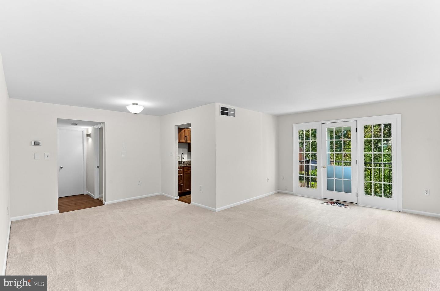 9479 Fairfax Blvd #302 Property Photo 10