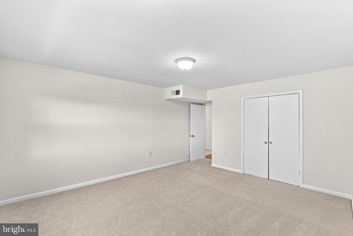9479 Fairfax Blvd #302 Property Photo 16