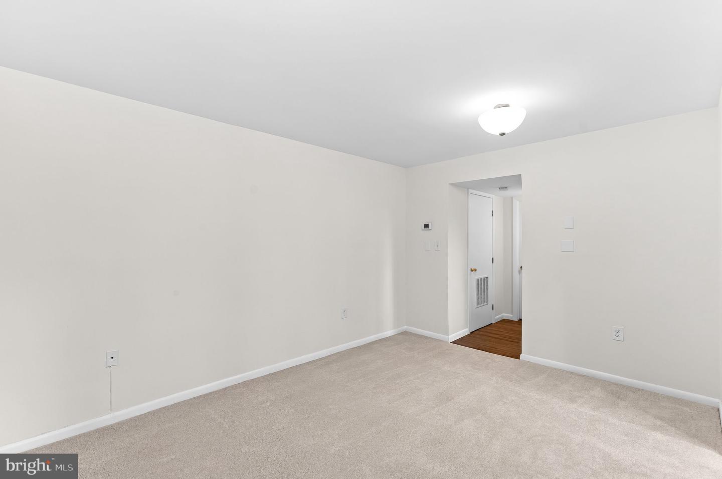 9479 Fairfax Blvd #302 Property Photo 18