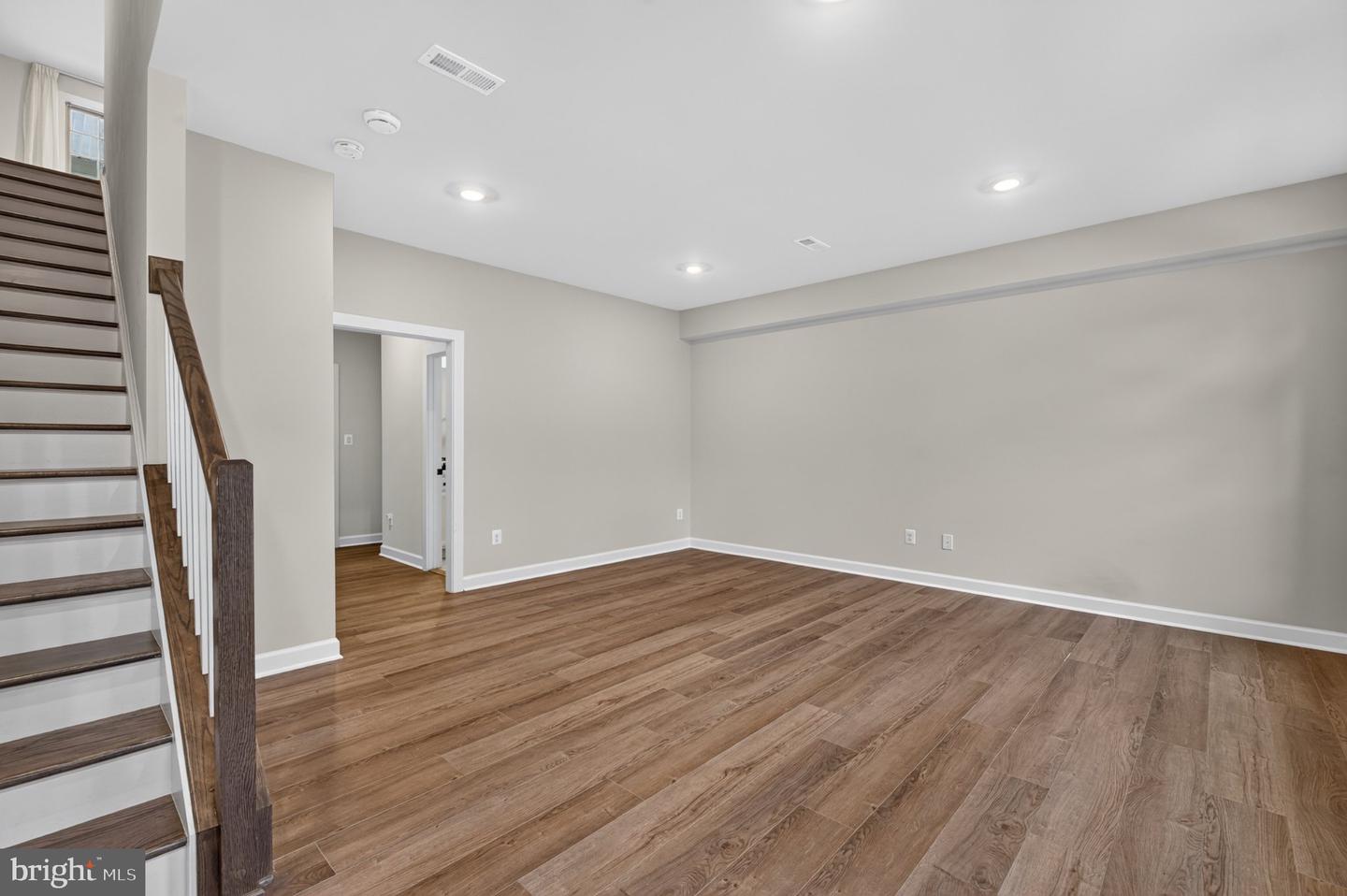 3722 Mclean Ave Property Photo 5