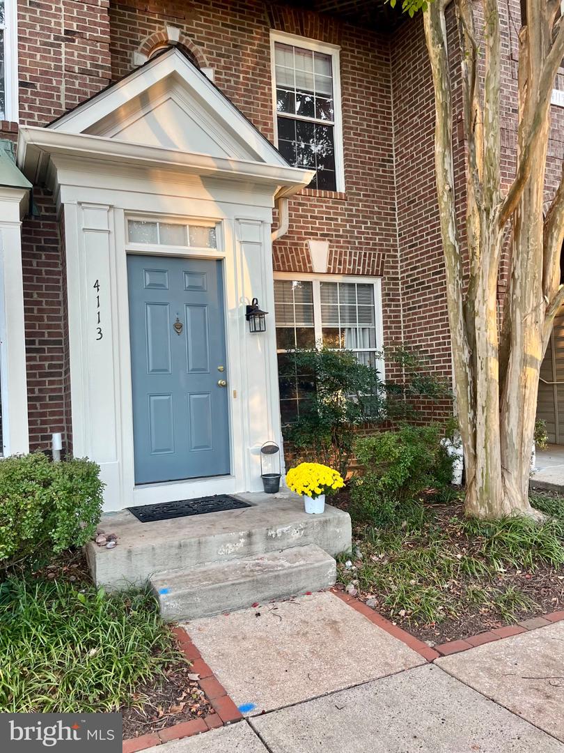 4113 LEXINGTON CT Property Photo 1