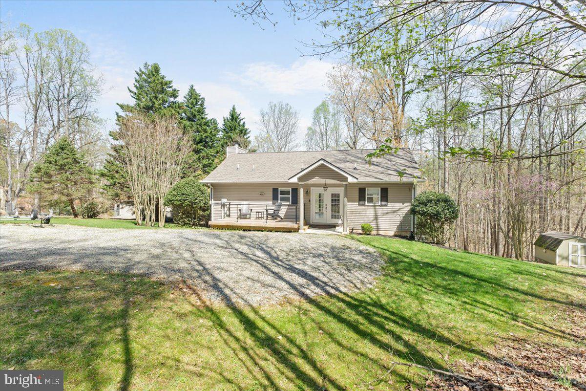 290 Dodee Ln Property Photo 3