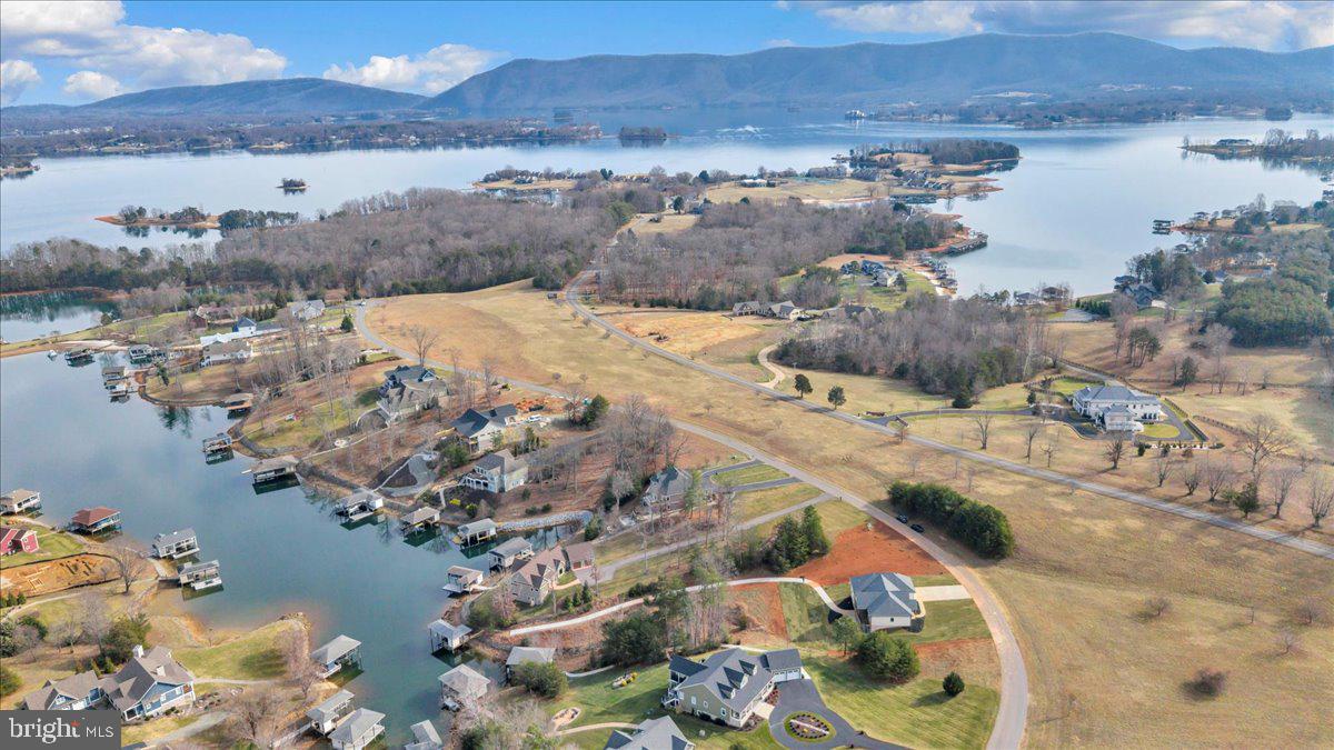 639 Compass Cove Cir Property Photo 96