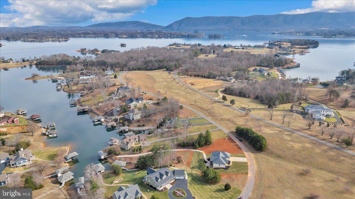 639 Compass Cove Cir Property Photo 113