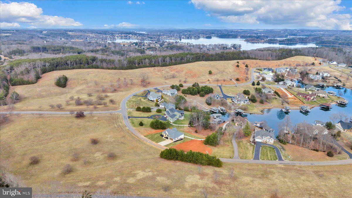 639 Compass Cove Cir Property Photo 126