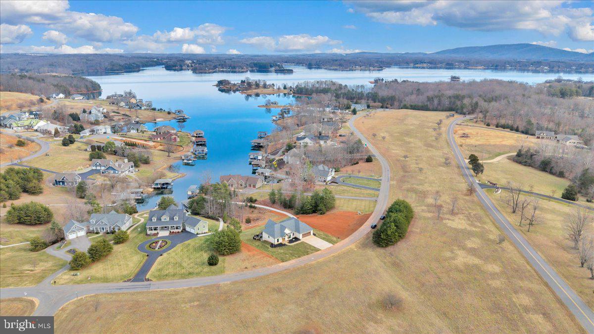 639 Compass Cove Cir Property Photo 127
