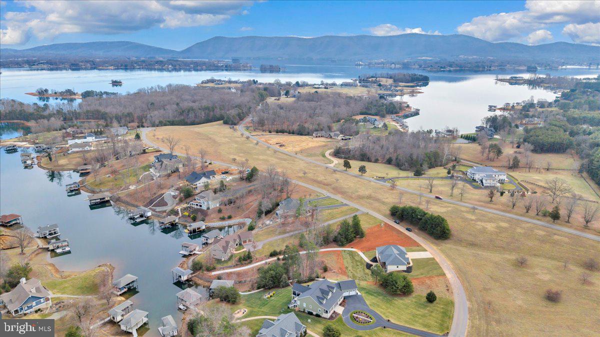 639 Compass Cove Cir Property Photo 141