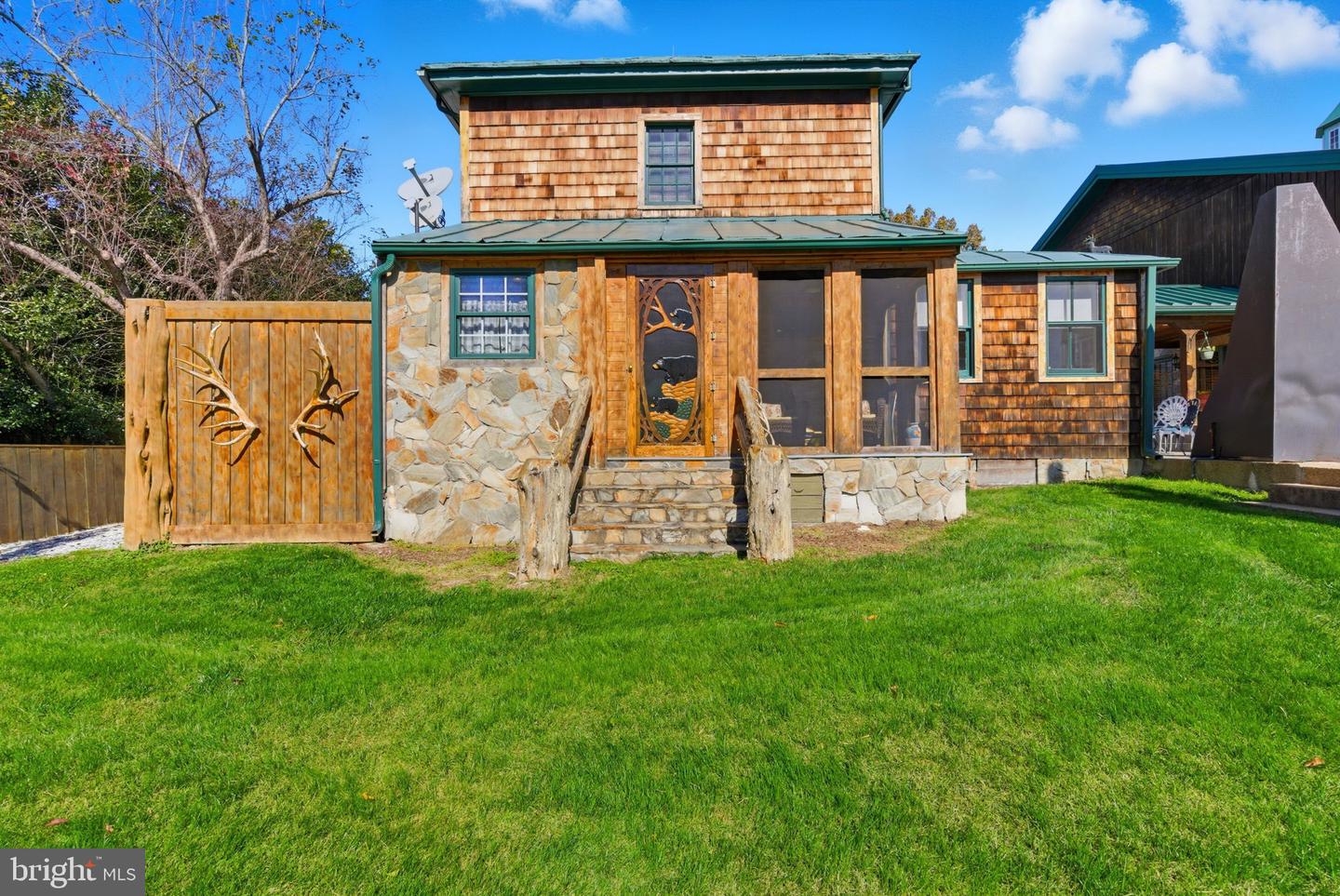 240 Stoneleigh Rd Property Photo 96