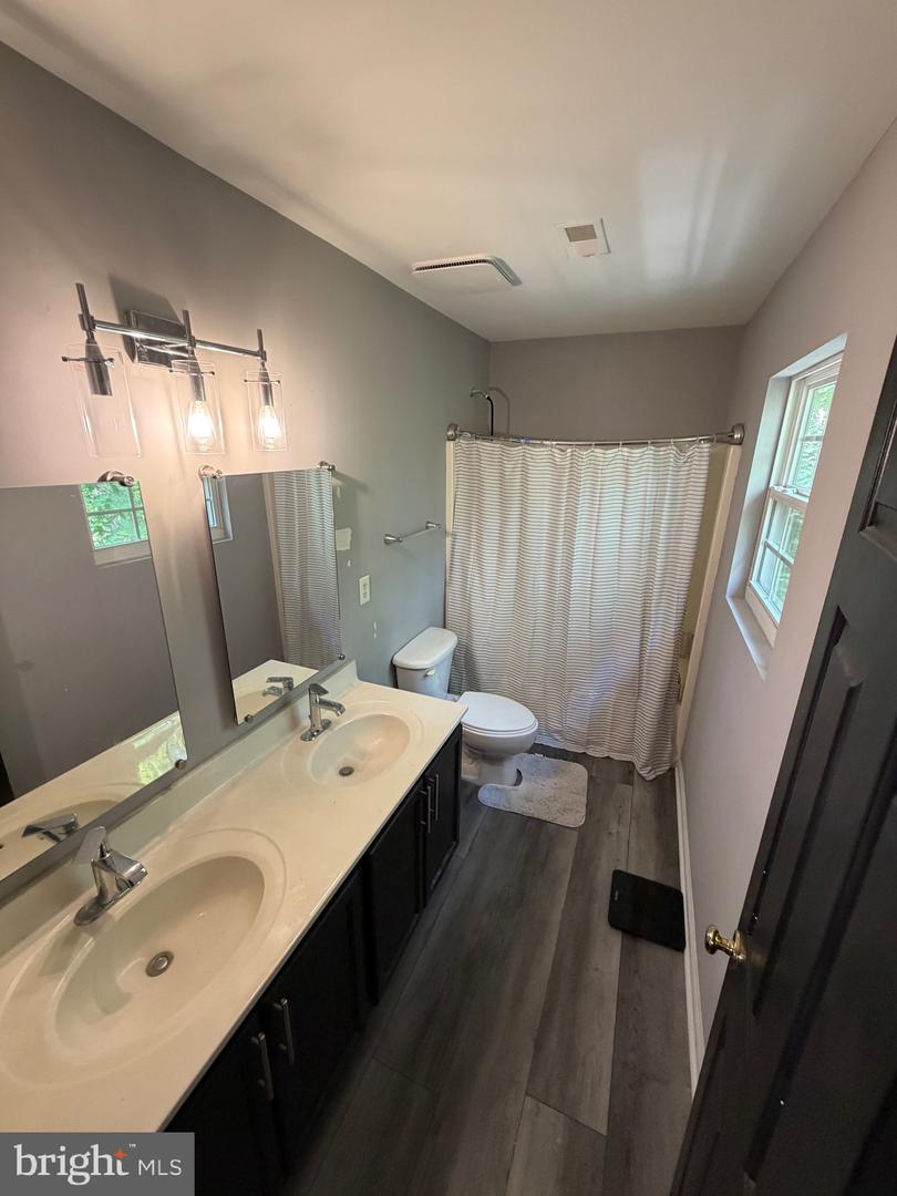 9 Austin Dr Property Photo 14