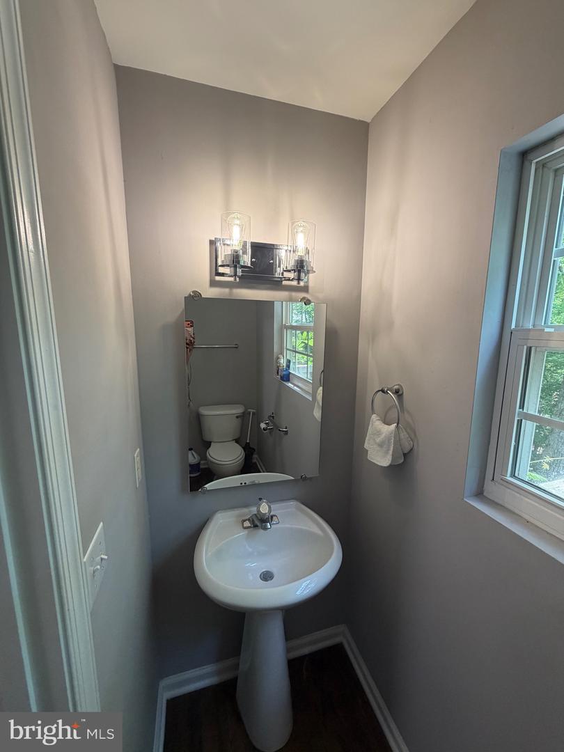 9 Austin Dr Property Photo 23