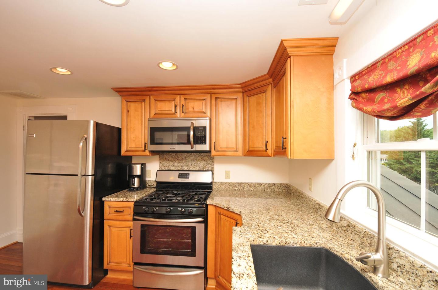 8272 E. Main #2 B Property Photo 8
