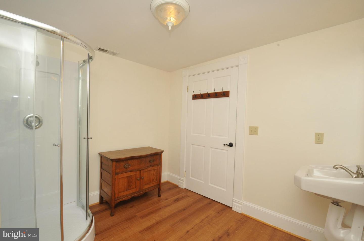 8272 E. Main #2 B Property Photo 10