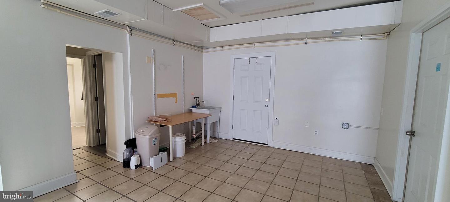 8414 W Main St Property Photo 18