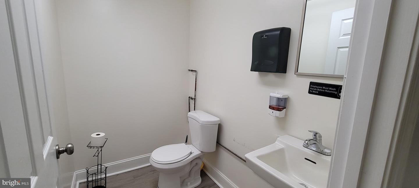 8414 W Main St Property Photo 19
