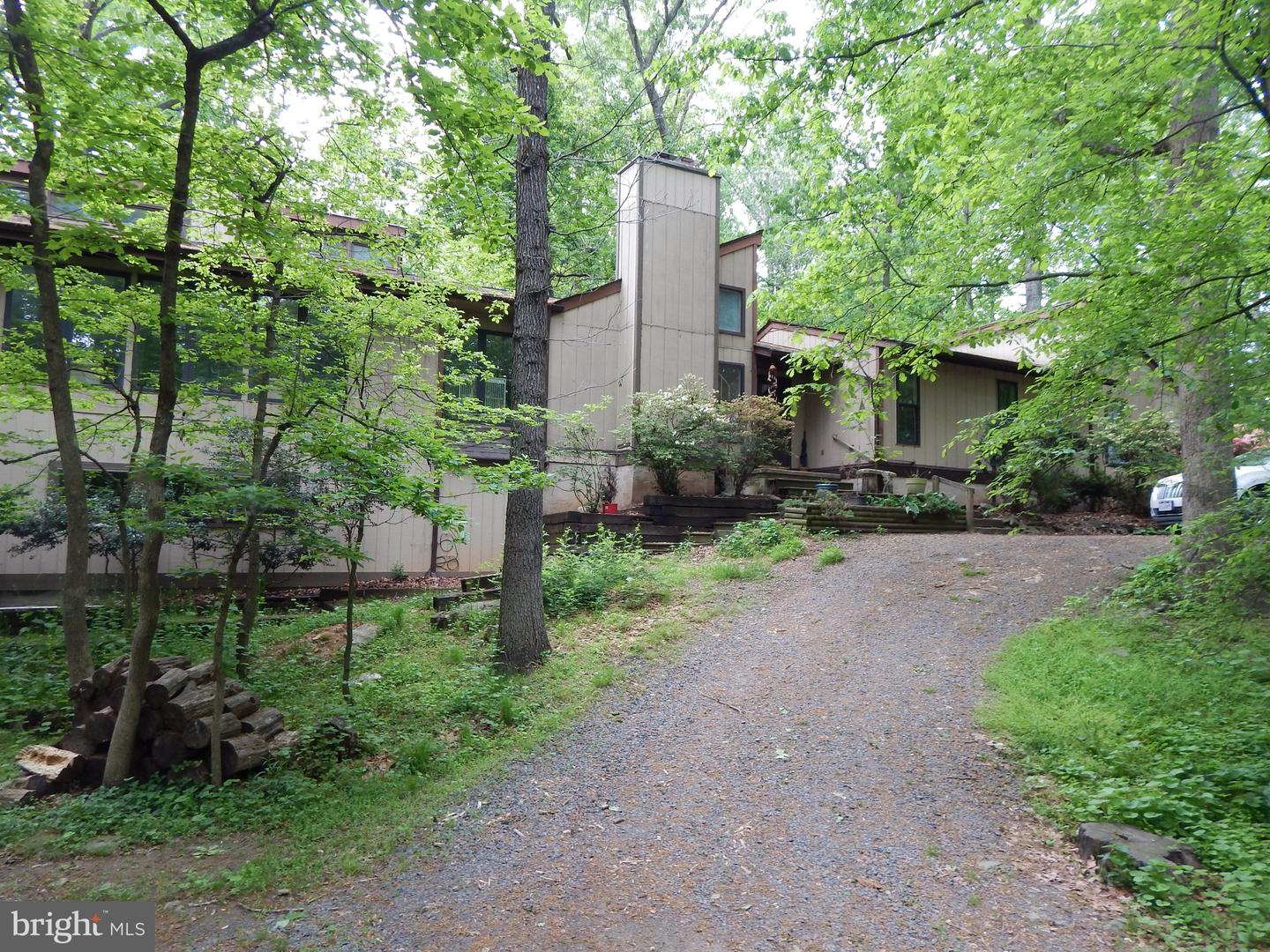 7633 Riverside Farm Rd Property Photo 1