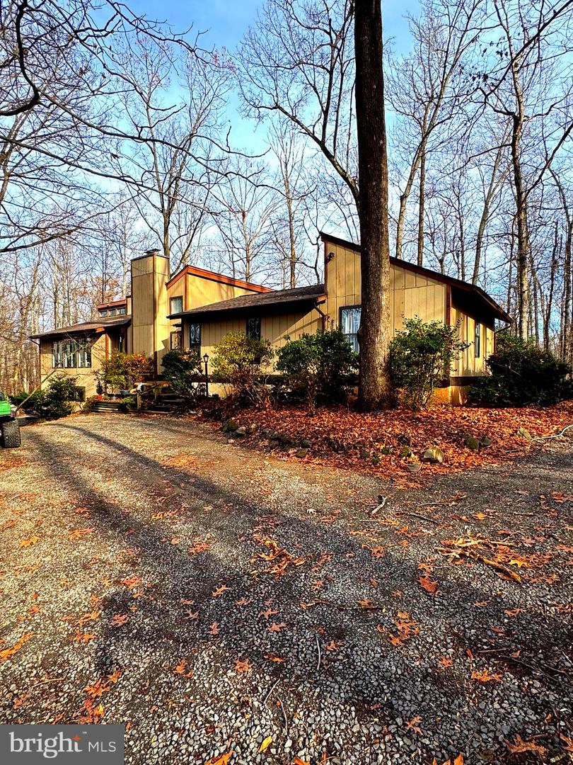 7633 Riverside Farm Rd Property Photo 2