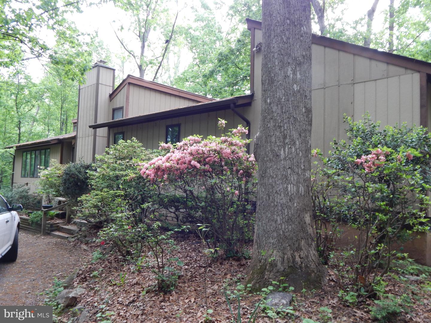 7633 Riverside Farm Rd Property Photo 23