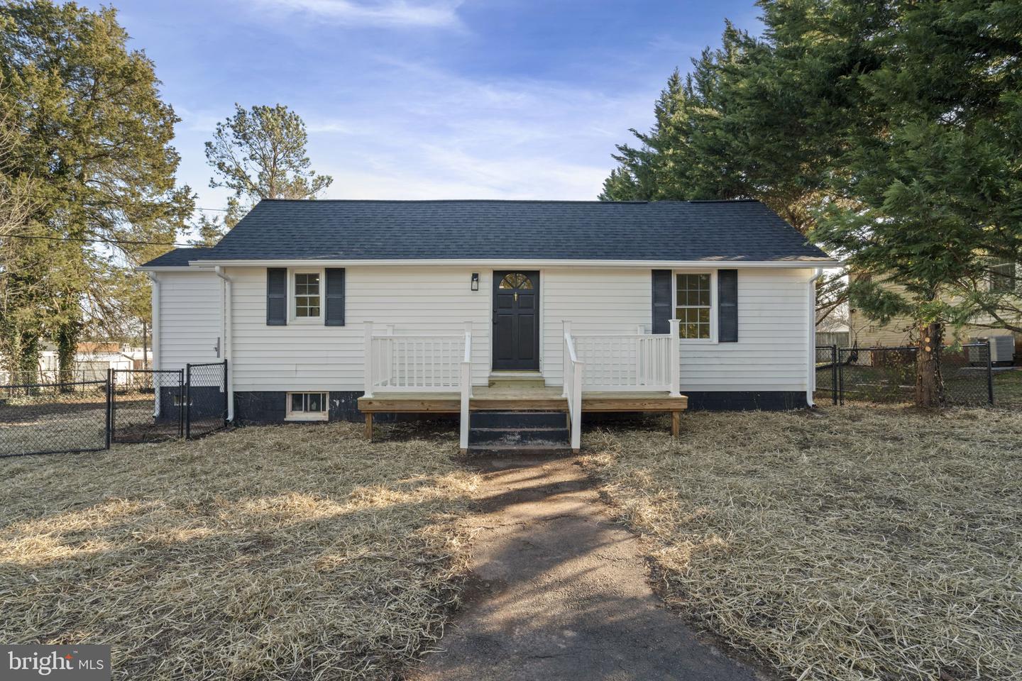 12028 Center St Property Photo