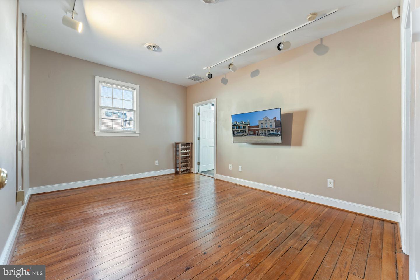 29-33 Culpeper St Property Photo 30