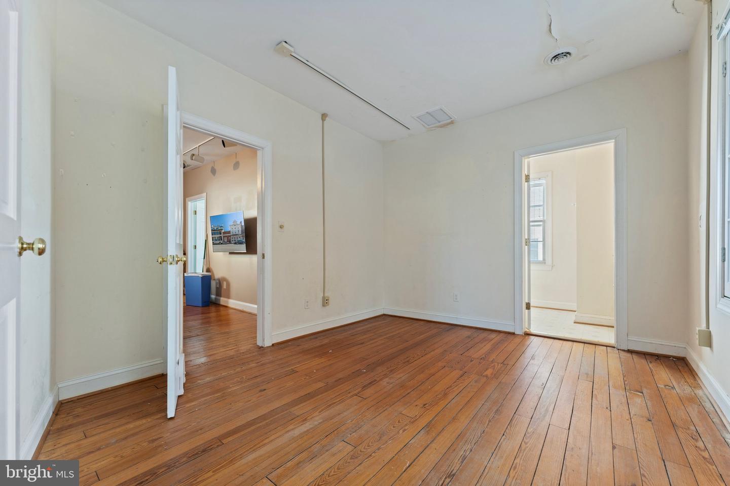 29-33 Culpeper St Property Photo 32