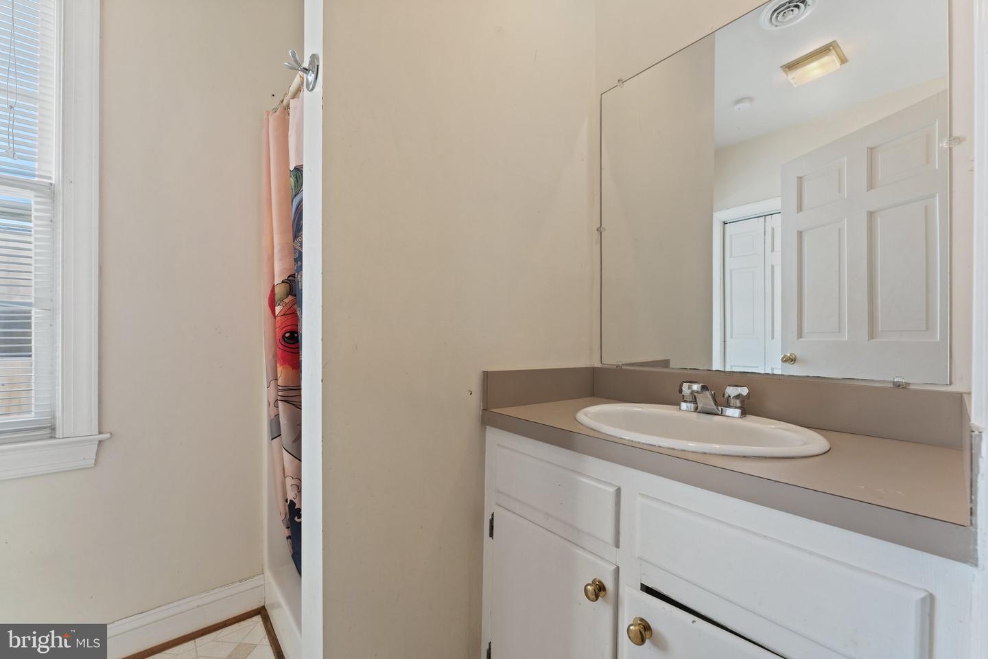 29-33 Culpeper St Property Photo 33
