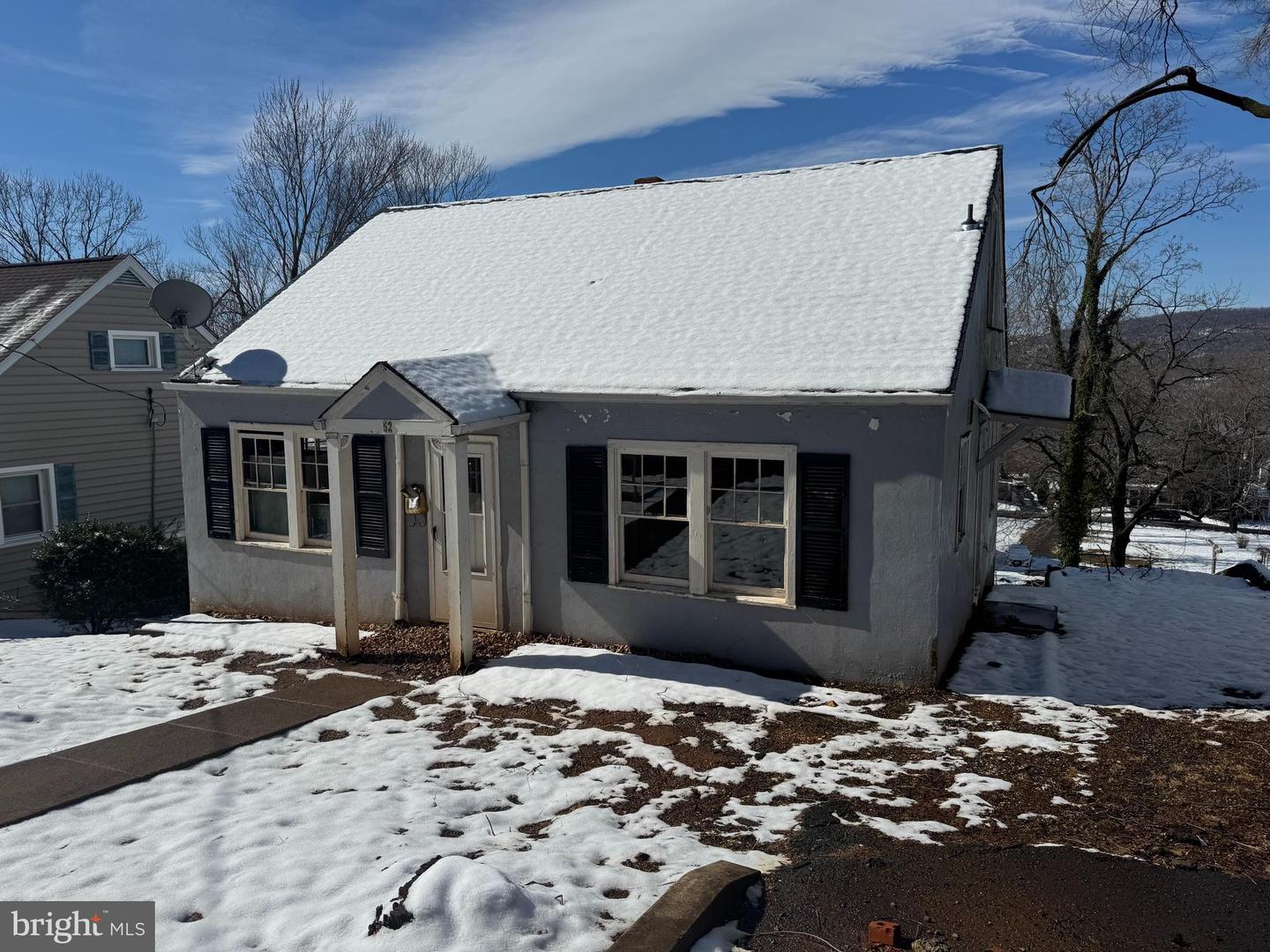 52 Fairfax St Property Photo