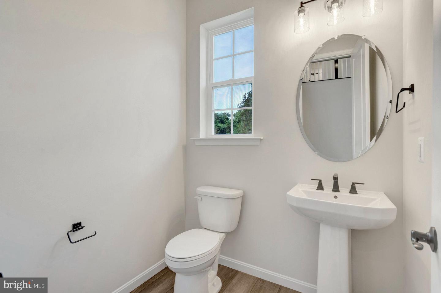 3062 Logan Way Property Photo 6