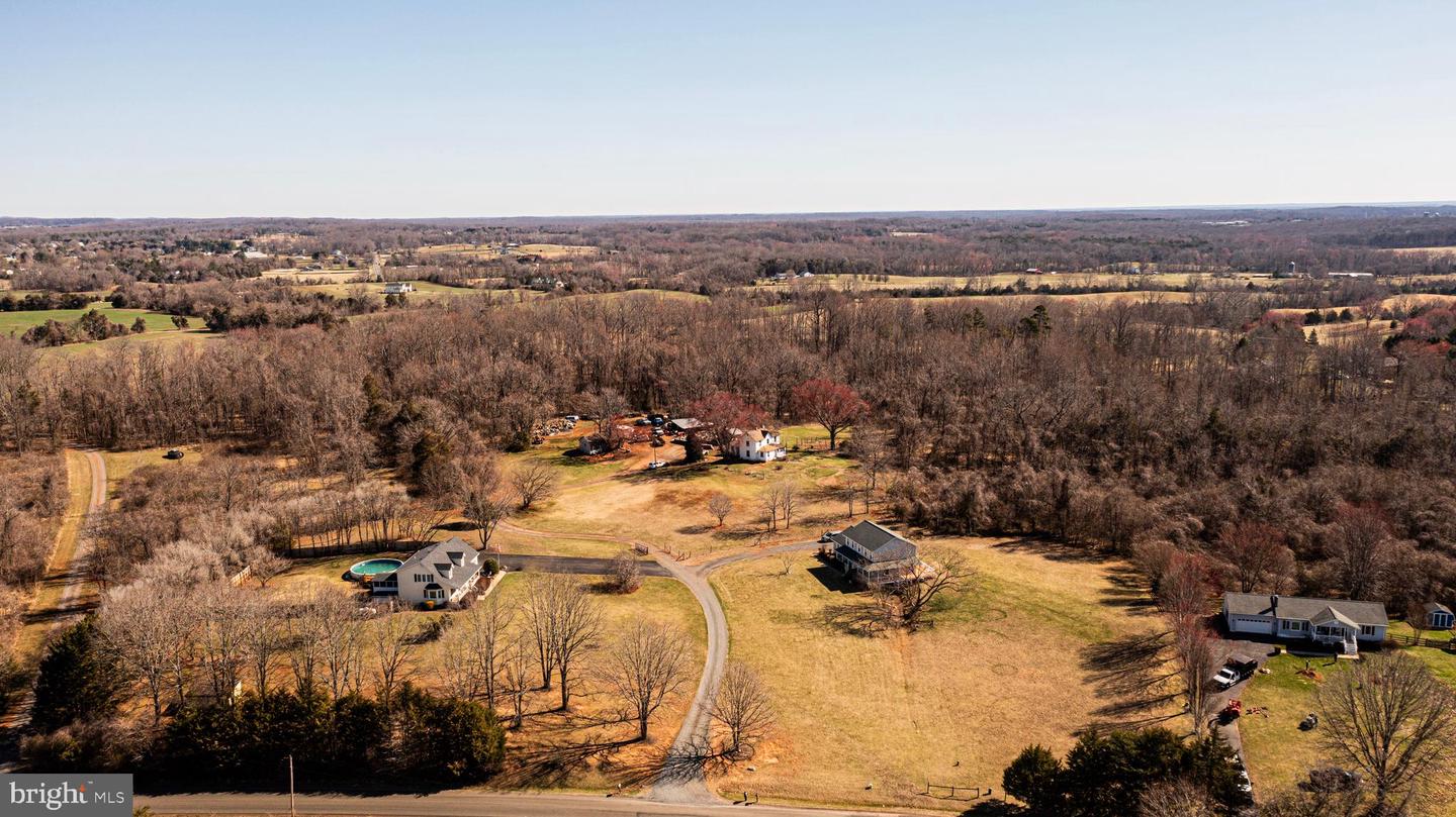 8158 Botha Rd Property Photo