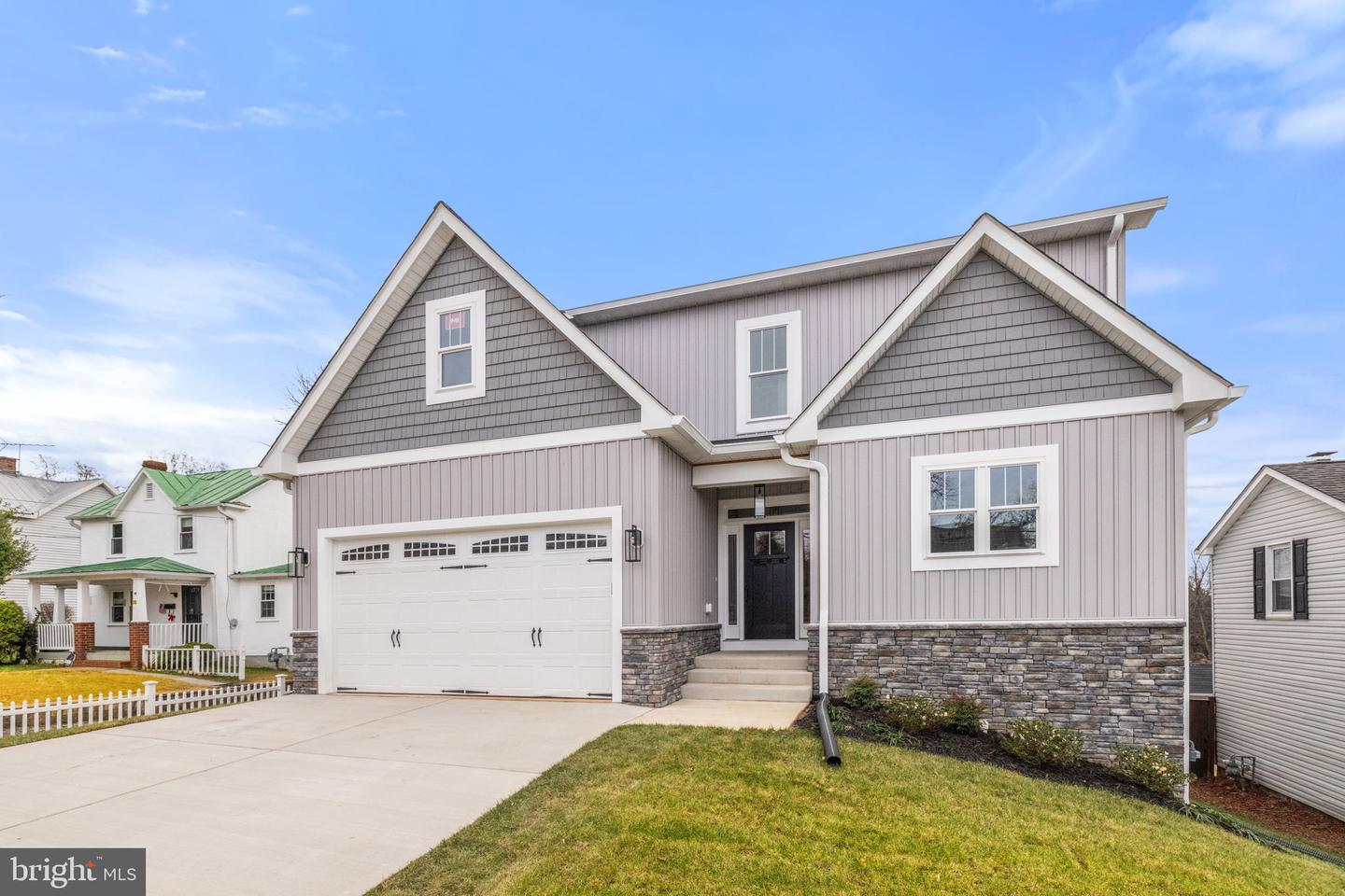 57 Madison St Property Photo 1