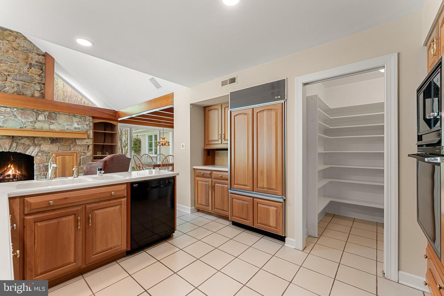 8300 Falcon Glen Rd Property Photo 15