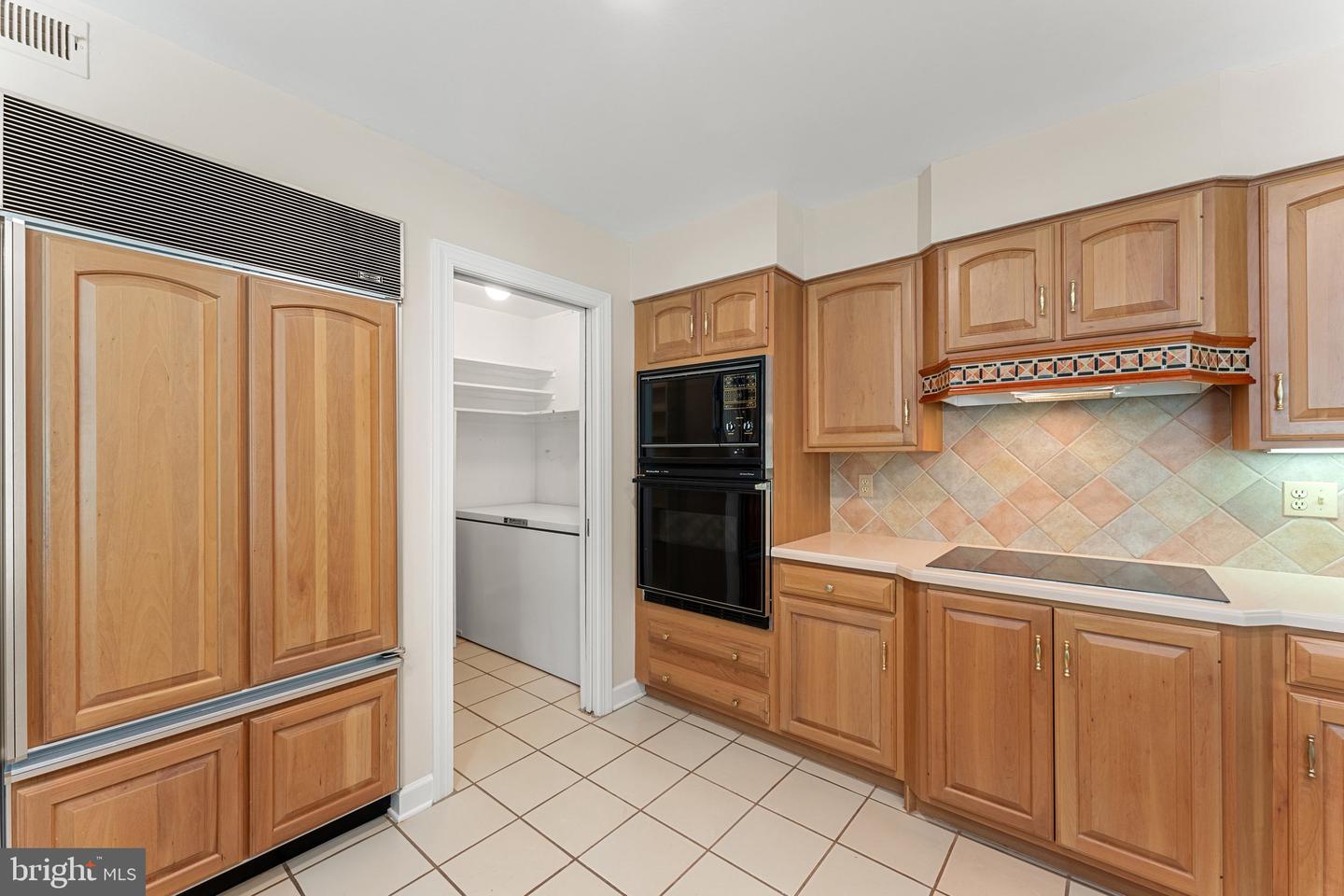 8300 Falcon Glen Rd Property Photo 18