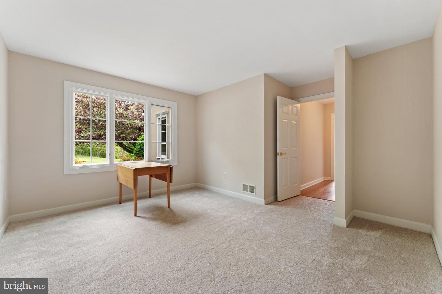 8300 Falcon Glen Rd Property Photo 43
