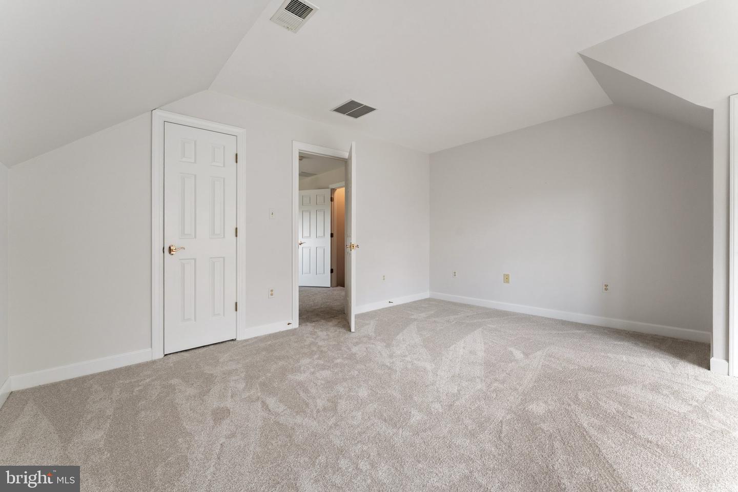 8300 Falcon Glen Rd Property Photo 57