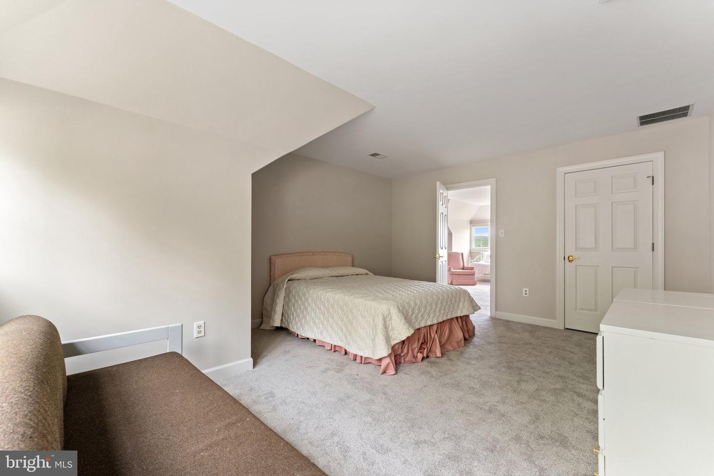 8300 Falcon Glen Rd Property Photo 63