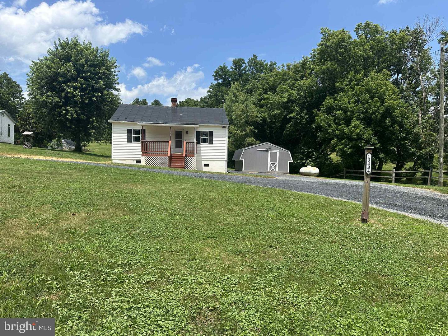 13434 John Marshall Hwy Property Photo 1