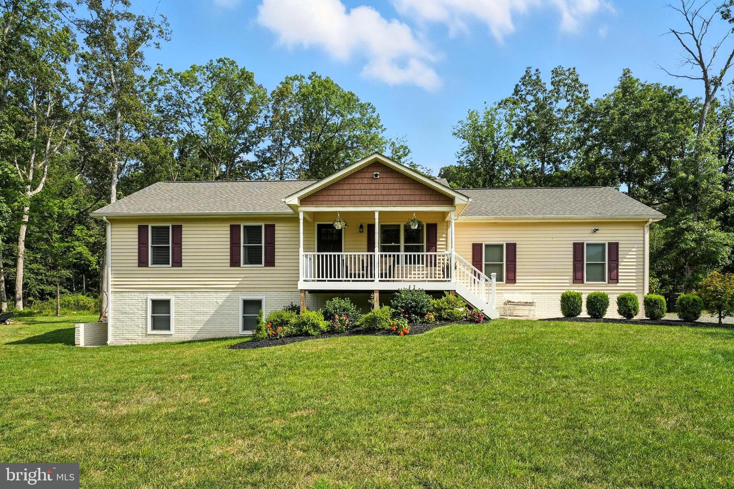 12253 Davis Rd Property Photo 1