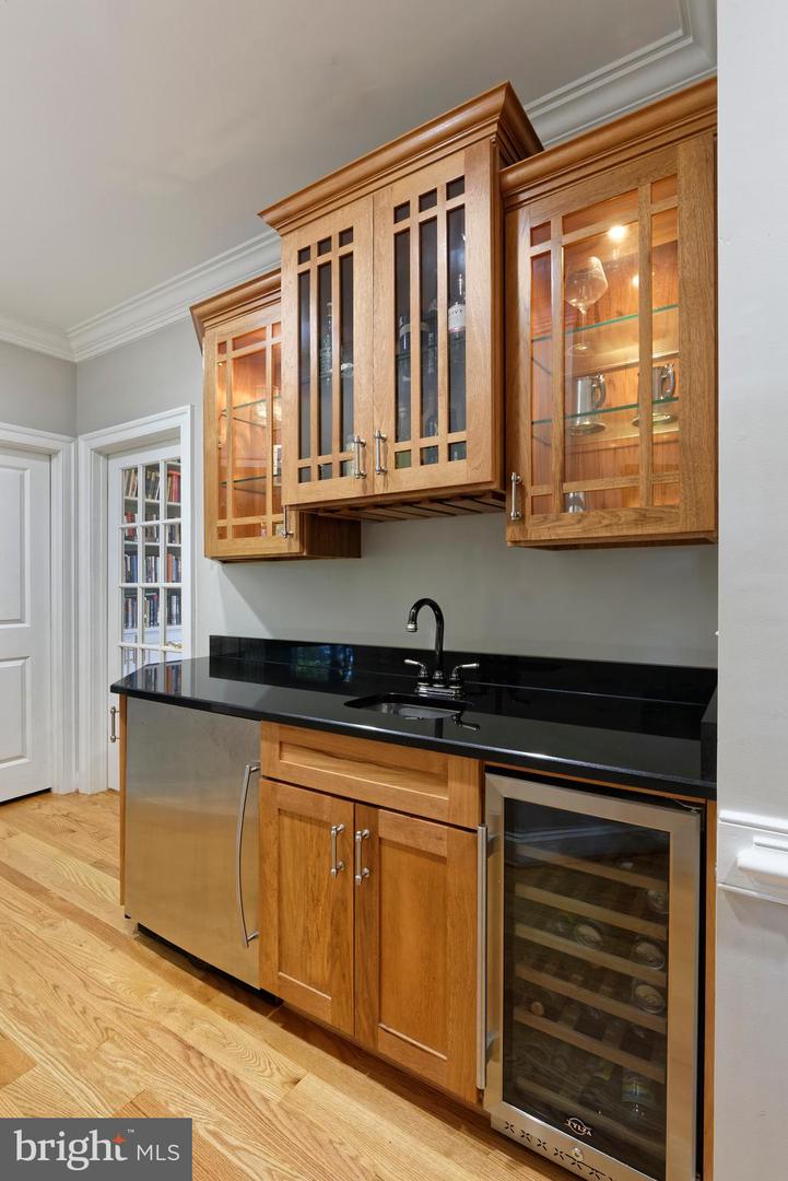 6951 Hilltop Ln Property Photo 12