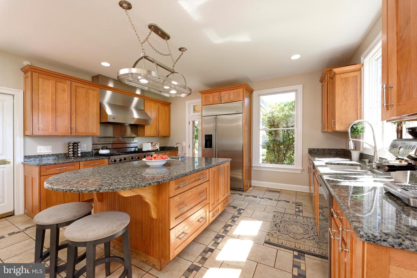 6951 Hilltop Ln Property Photo 18