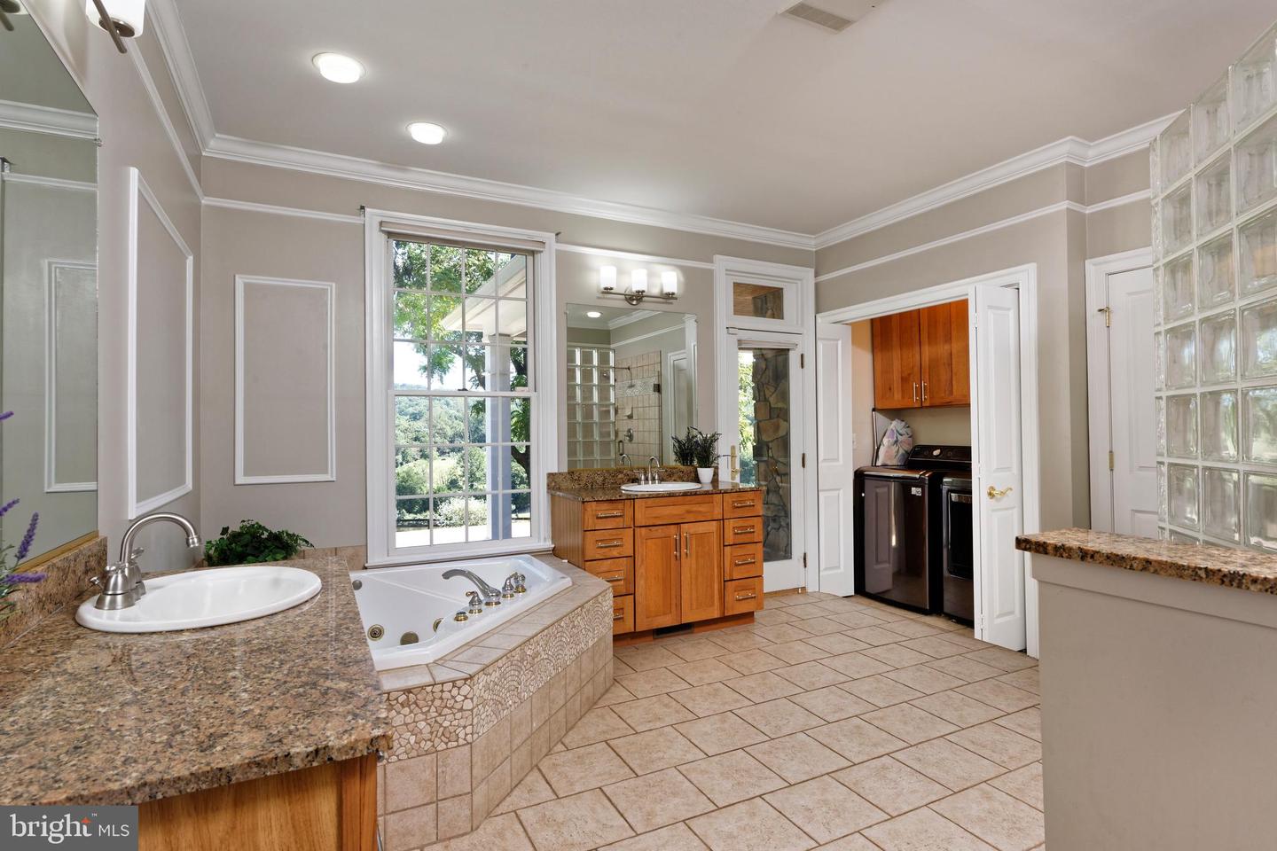 6951 Hilltop Ln Property Photo 28