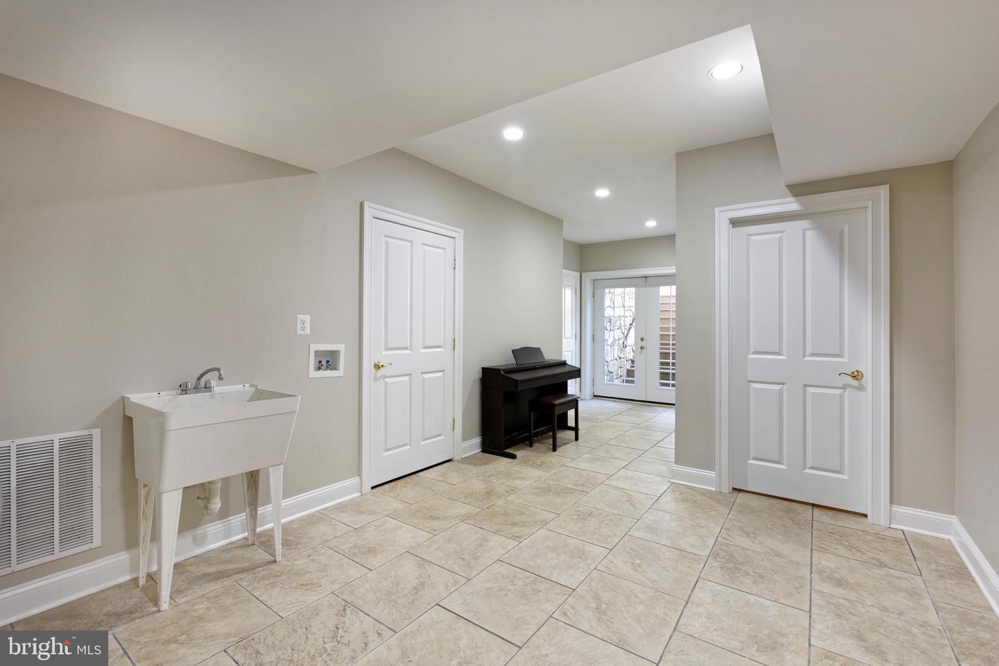 6951 Hilltop Ln Property Photo 49