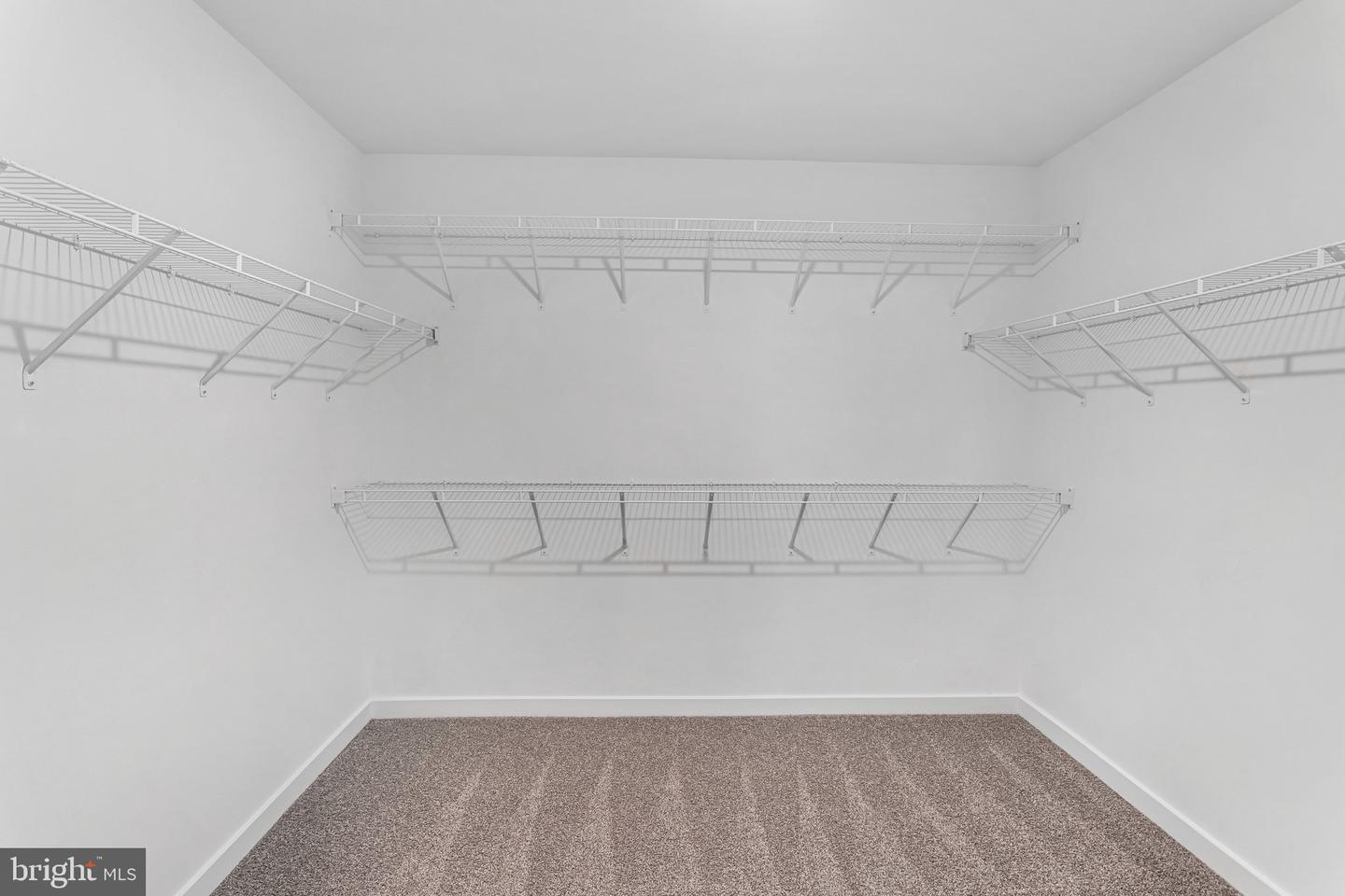 2083 Springvale Dr Property Photo 21