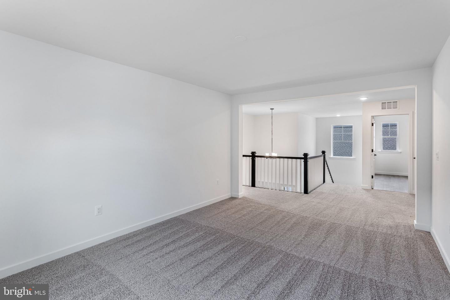 2083 Springvale Dr Property Photo 24