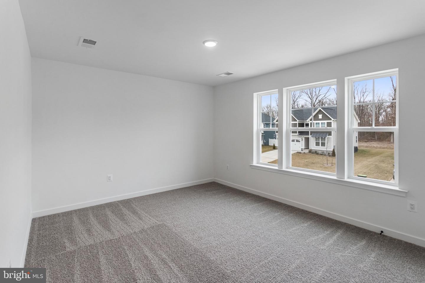 2083 Springvale Dr Property Photo 26