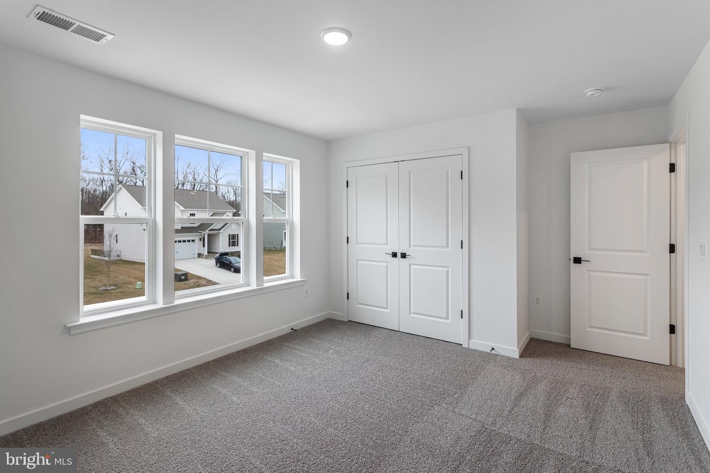 2083 Springvale Dr Property Photo 27