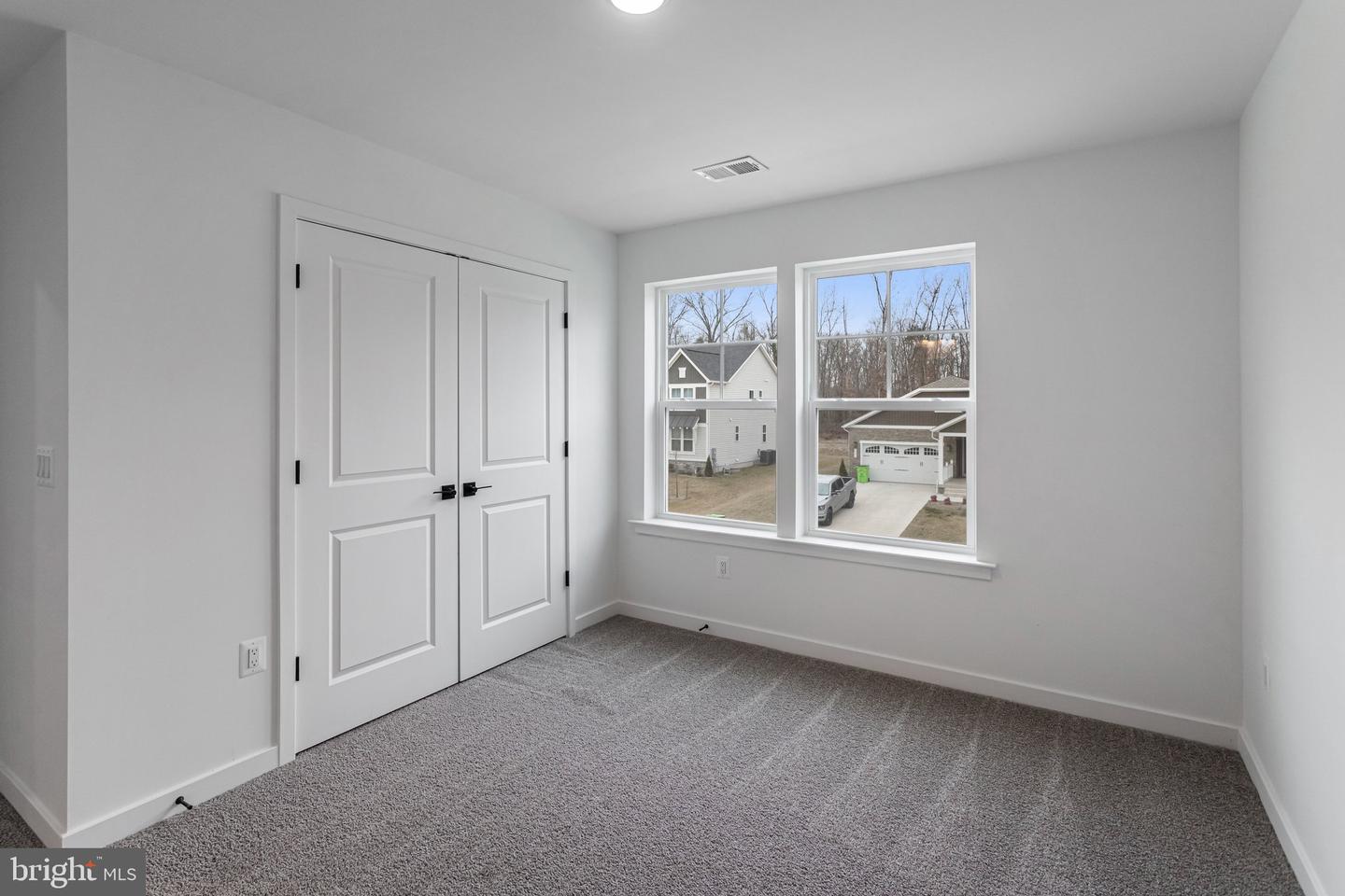 2083 Springvale Dr Property Photo 28