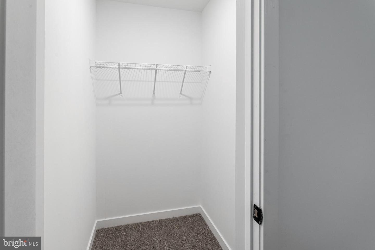 2083 Springvale Dr Property Photo 36