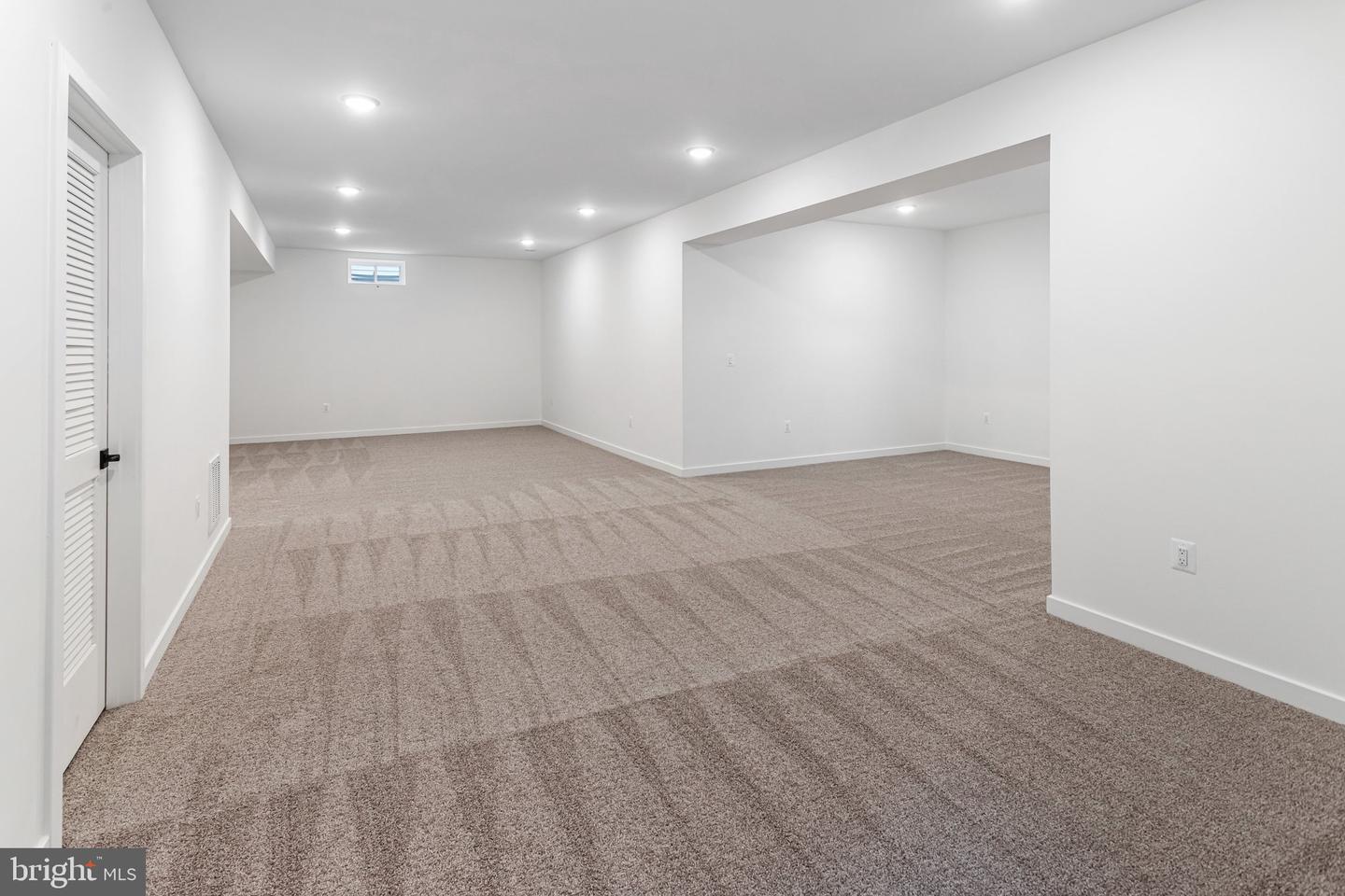 2083 Springvale Dr Property Photo 41