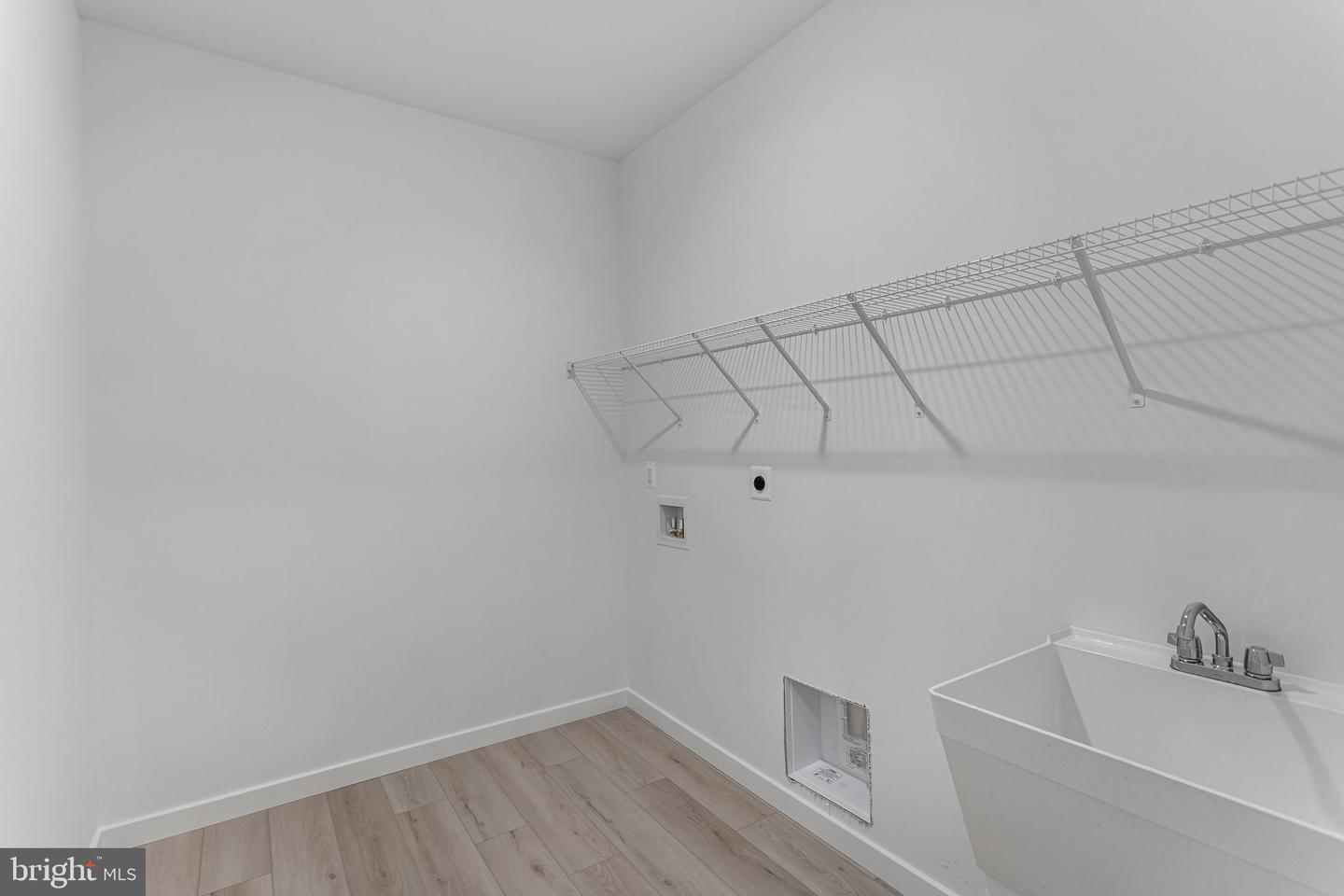 2079 Springvale Dr Property Photo 12